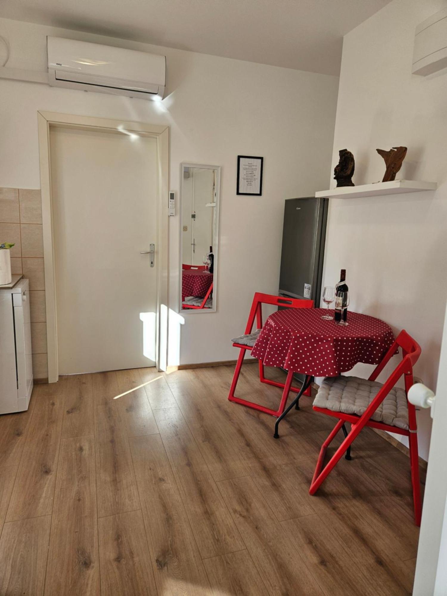 I Smile Apartment Сплит Екстериор снимка